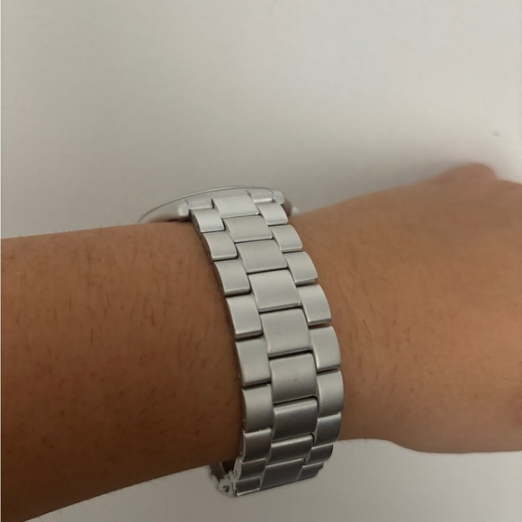 Michael Kors Ladies Watch Runway Slim in Silver MK4502 - Picture 5 of 6